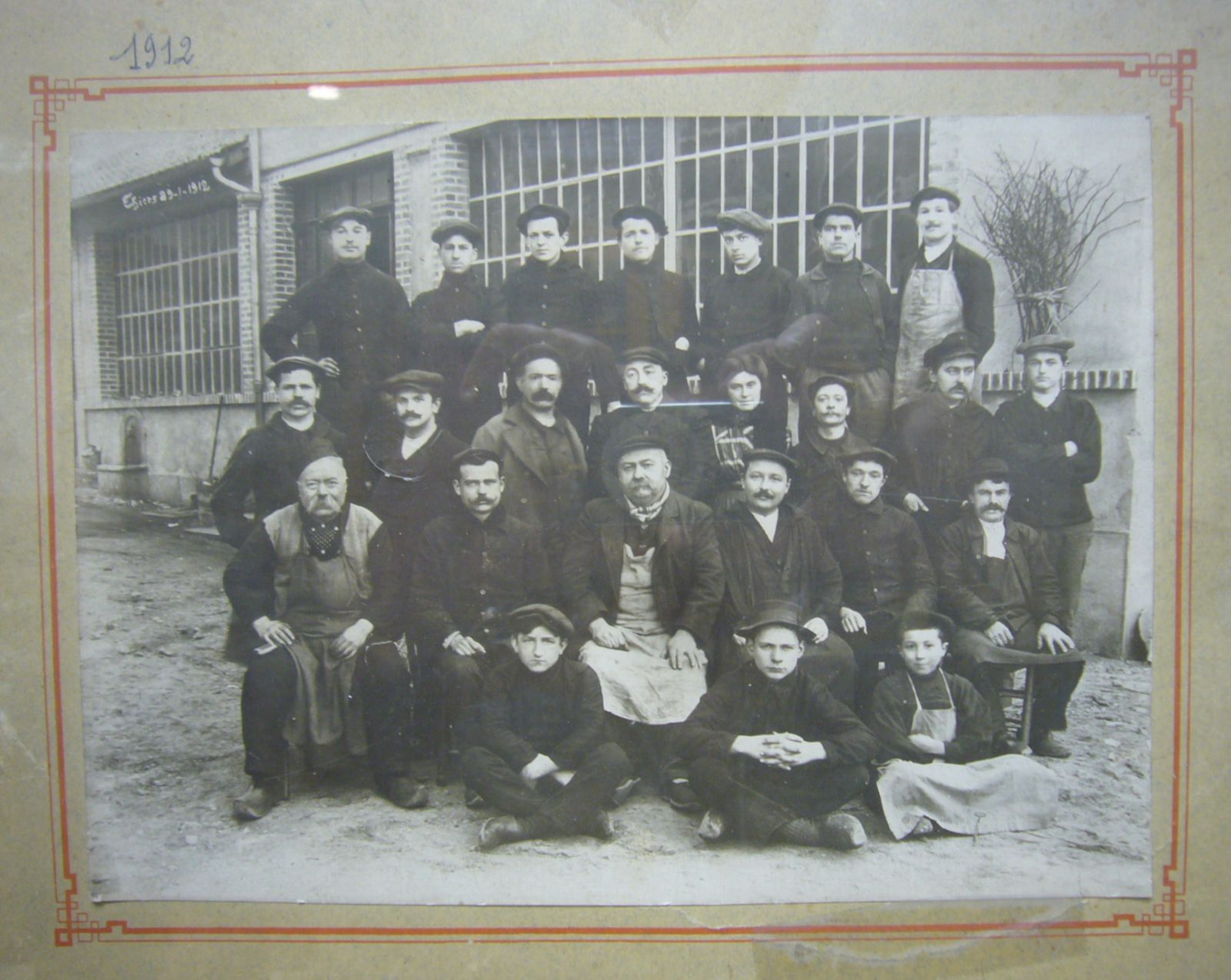 Inhaber und Belegschaft von Thiers-Issard im Jahr 1912